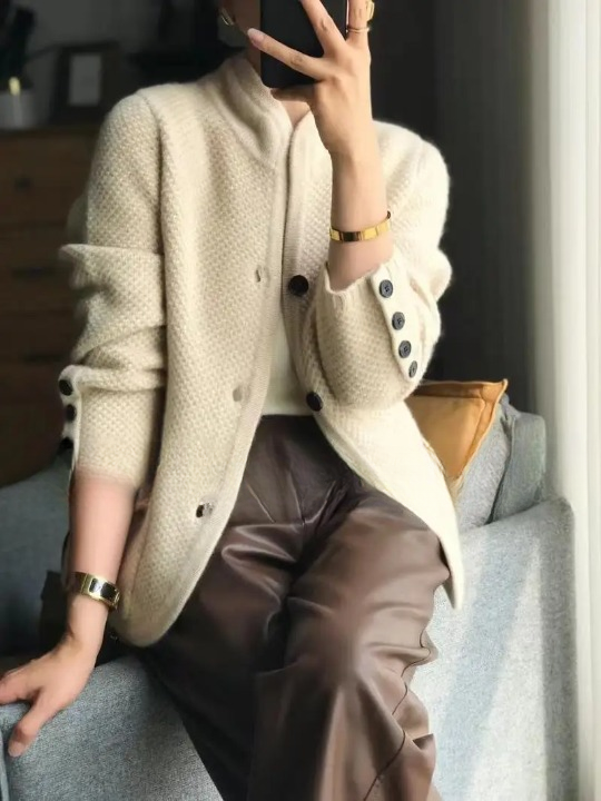 Leonora | Cárdigan Texturizado con Cuello Alto