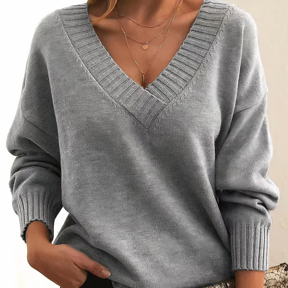 Bridget | Jersey plisado con cuello de pico