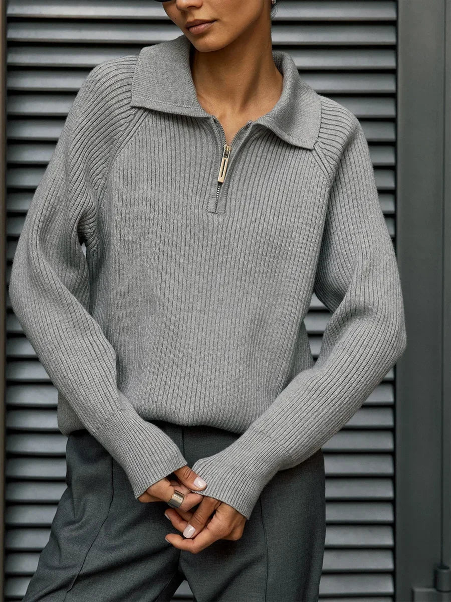 Ruth | Jersey de cuello alto con cremallera y textura acanalada
