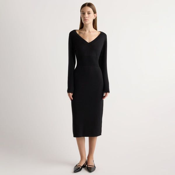 Off-shoulder v-neck jumper dress